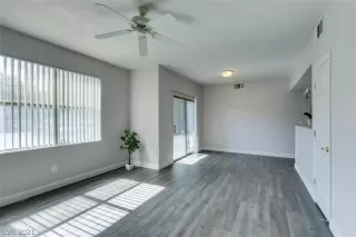 Photo #5: 2277428 Listing