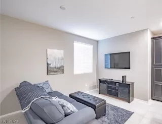 Photo #2: 2277512 Listing 