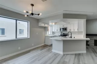 Photo #2: 2277542 Listing