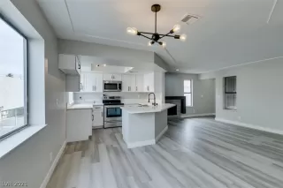 Photo #3: 2277542 Listing