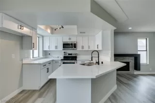 Photo #4: 2277542 Listing