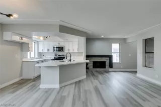 Photo #5: 2277542 Listing