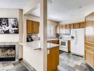 Photo #3: 2277574 Listing