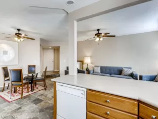 Photo #4: 2277574 Listing