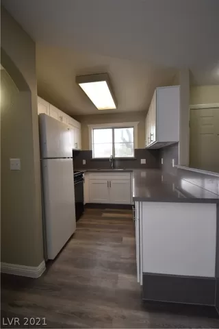 Photo #3: 2277601 Listing 