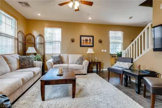 Photo #5: 2277617 Listing