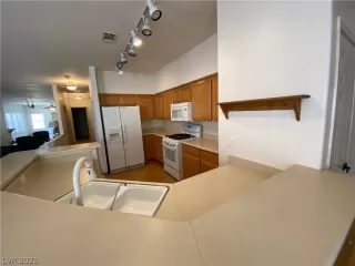 Photo #5: 2277647 Listing 