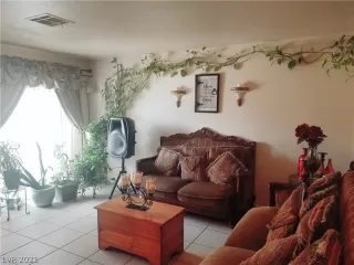 Photo #3: 2277744 Listing 