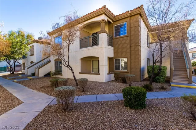 MLS: 2277751 Condo For Sale
