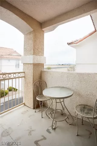 Photo #5: 2277757 Listing 