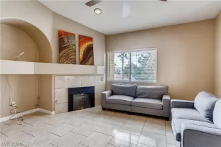 Photo #3: 2277810 Listing