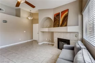 Photo #4: 2277810 Listing