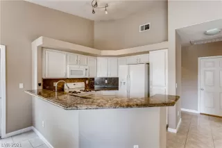 Photo #6: 2277810 Listing