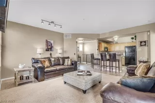 Photo #5: 2277817 Listing 