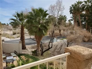 Photo #5: 2277823 Listing