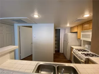 Photo #2: 2277841 Listing 