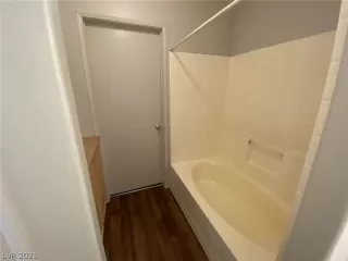 Photo #5: 2277841 Listing 