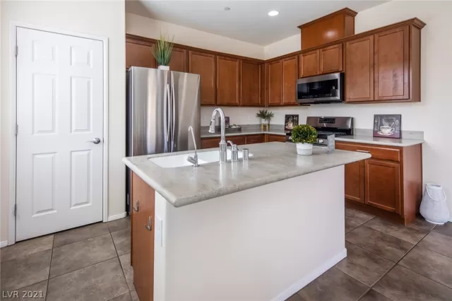 MLS: 2277863 Condo For Sale