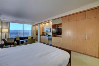 Photo #5: 2277897 Listing