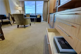 Photo #6: 2277897 Listing