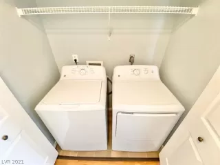 Photo #5: 2277900 Listing 