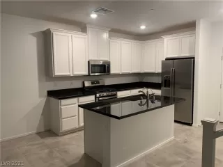 Photo #2: 2277910 Listing 