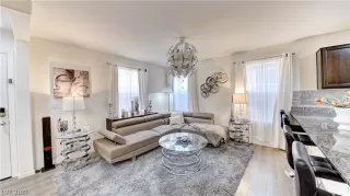 Photo #6: 2277922 Listing