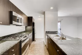 Photo #5: 2278043 Listing