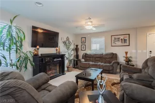 Photo #5: 2278114 Listing