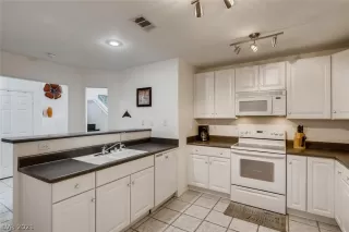 Photo #5: 2278120 Listing