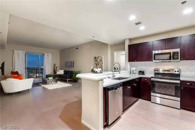 MLS: 2278157 Condo For Sale