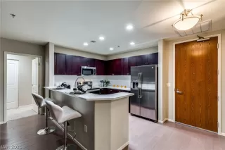 Photo #5: 2278157 Listing