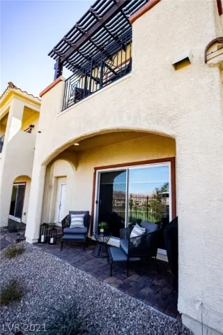 Photo #2: 2278201 Listing