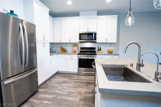 Photo #4: 2278201 Listing