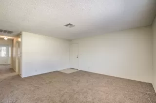 Photo #5: 2278244 Listing