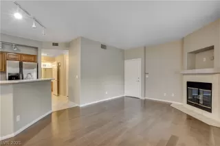 Photo #3: 2278282 Listing