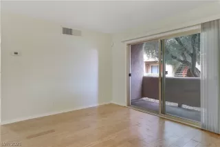 Photo #4: 2278299 Listing 