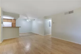 Photo #5: 2278299 Listing 