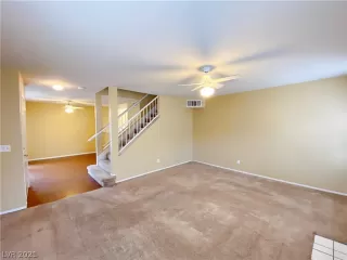 Photo #5: 2278318 Listing 