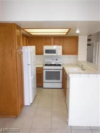 Photo #4: 2278322 Listing 