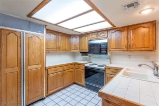 Photo #4: 2278330 Listing 