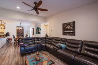 Photo #5: 2278343 Listing