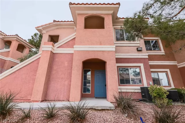 MLS: 2278344 Condo For Sale