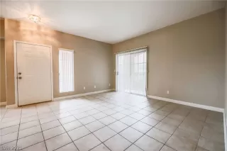 Photo #4: 2278344 Listing