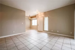 Photo #5: 2278344 Listing