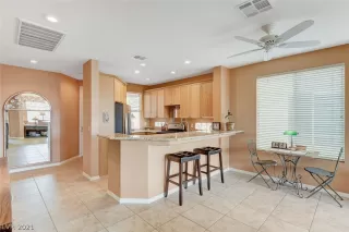 Photo #3: 2278372 Listing 