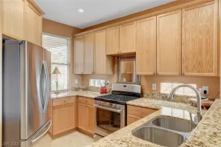 Photo #5: 2278372 Listing 