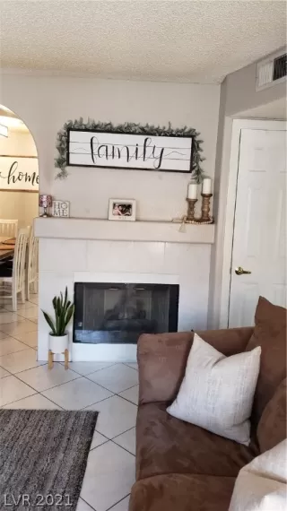 Photo #5: 2278390 Listing