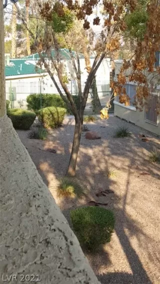 Photo #3: 2278397 Listing