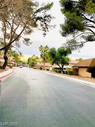 Photo #4: 2278417 Listing